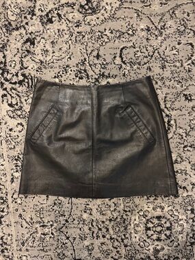 Black Leather Mini Skirt with front pockets Bb Dakota